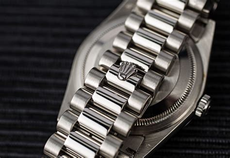 how to move the clasp on rolex datejust jubilee|rolex datejust 31 gold price.